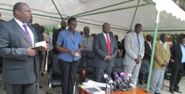 splm_senior_leaders_holding_a_press_conference_against_actions_of_party_chairman_salva_kiir_dec._6_2013_juba_350_st-1595e
