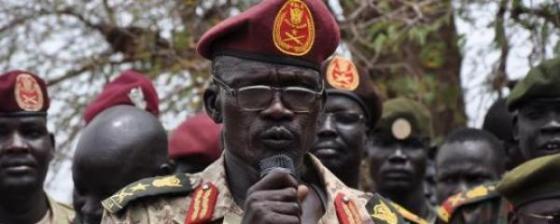 Puljang_addresses_a_crowd_in_Mayom__Unity_State__early_May_2013_850310636