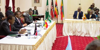 South Sudan rebel delegation holds talks with IGAD mediators on December 27, 2013(Photo: PSCU)