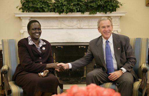Rabecca Nyandeng de Mabior and former President George W. Bush welcomes Rebecca Garang in 2006