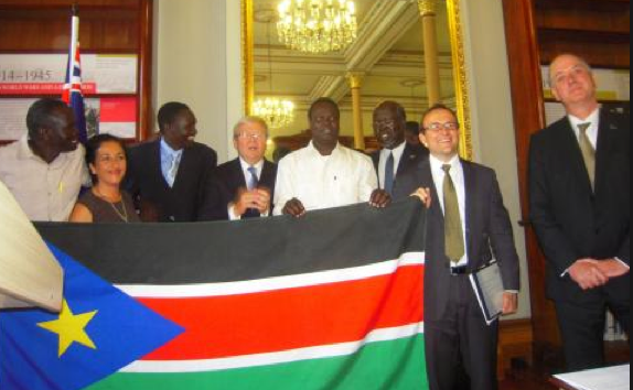 Australian Minister for Foreign Affairs, Kevin Rudd, congratulates the South Sudanese Association of Australia, the Sudanese Lost Boys Association of Australia and the Humanitarian Crisis Hub in their support for the South Sudan referendum.(Photo credits: Diaspora Action Australian)