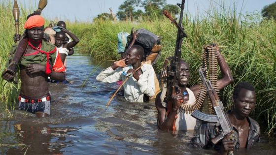Members of South Sudan Freedom Fighters called Rebels crossing a river during rainy season to Unity State Capital (Photo: File)