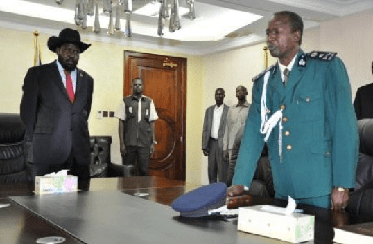 Pieng Deng Kuol Arop taking oath before president Salva Kiir after his appointment in February, 2013(Photo:  General Pieng Deng Kuol Arop taking Oath before President Salva Kiir. [NASS: Garang Thuc]