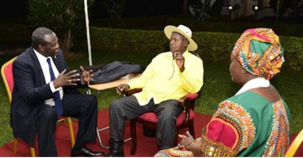 Dr. Riek Machar Teny- Dhurgon meeting Ugandan President at 10pm in Masindi District outside Kampala on January 26, 2015(Photo: Supplied/Nyamilepedia)